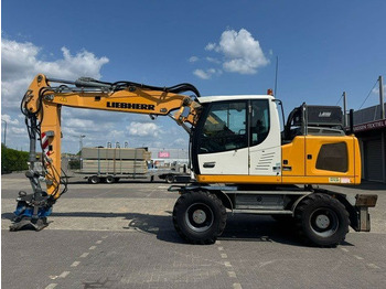 Escavadeira de rodas LIEBHERR A 916