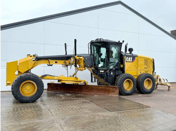 Motoniveladora CATERPILLAR 140M