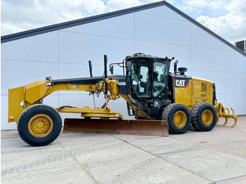 Motoniveladora CATERPILLAR 140M