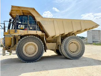 Caminhão fora de estrada CATERPILLAR 777