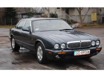 Automóvel Jaguar XJR: foto 1