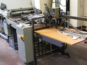 Máquina de dobrar papel