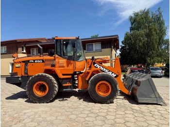 Pá carregadora de rodas DOOSAN DL250