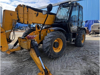 Empilhador telescópico JCB