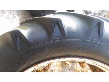 Roda completa para Trator Ford 4000 Rear Wheel And Tyre 12.4/11-32. Please Check By Description: foto 4
