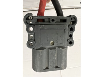 Bateria automotiva para Equipamento de movimentação Hawker CC210X | Life Tech 24V49A sn. PBA106082 160A Rema battery connector Life Tech 24V49A sn. PBA106082 160A Rema battery connector: foto 5