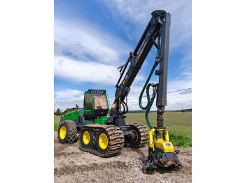 Harvester JOHN DEERE