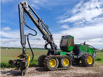 Harvester JOHN DEERE