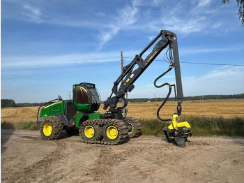 Harvester JOHN DEERE