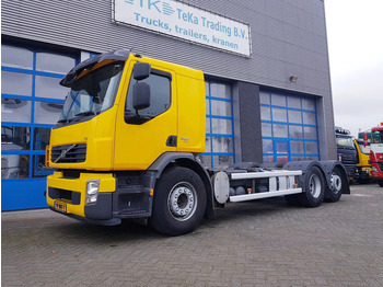 Camião chassi VOLVO FE 300