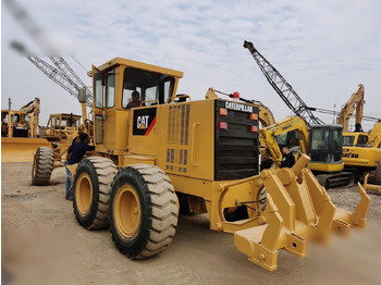 Motoniveladora CATERPILLAR 140K