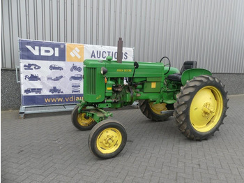 Trator JOHN DEERE