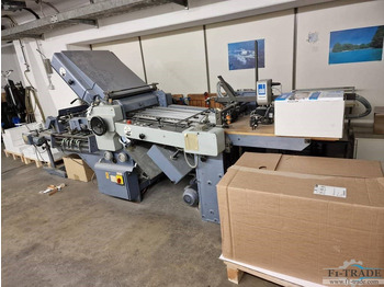 Máquina de dobrar papel