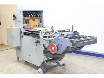 Máquina de dobrar papel