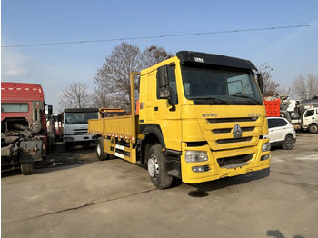 Camião furgão SINOTRUK HOWO