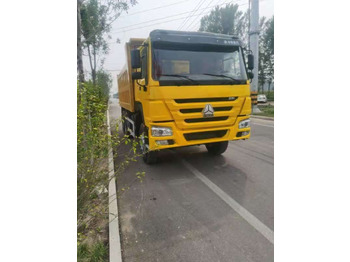 Camião basculante SINOTRUK HOWO