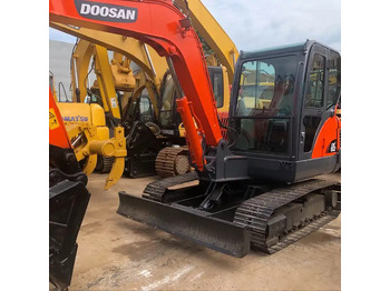 Escavadora de rastos DOOSAN DH55