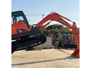 Escavadora de rastos DOOSAN DX225