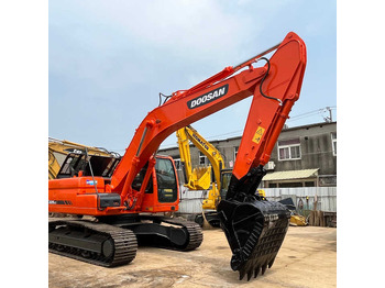 Escavadora de rastos DOOSAN DX225