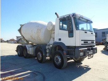 Camião betoneira LIEBHERR
