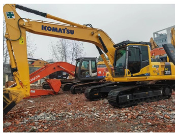 Escavadora de rastos KOMATSU PC220-8