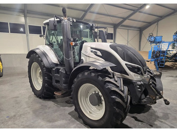 Trator VALTRA T174