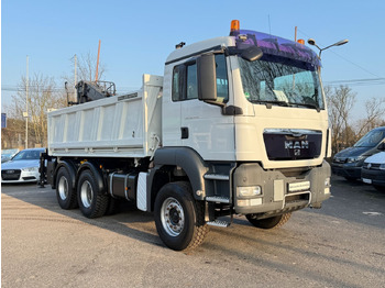 Camião basculante MAN TGS 26.400 Kipper mit Kran Jonsered 6x4: foto 2
