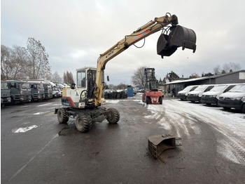 Escavadeira de rodas YANMAR