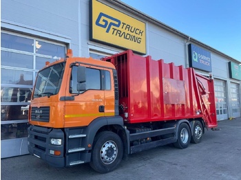 Caminhão de lixo MAN TGA 26.320