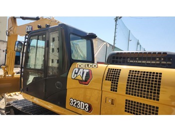 Escavadora de rastos CATERPILLAR 323D3