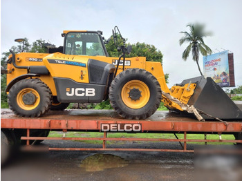Empilhador telescópico JCB