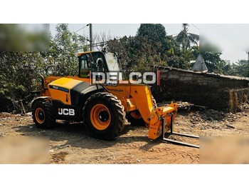 Empilhador telescópico JCB