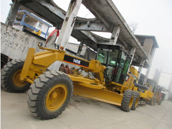 Motoniveladora CATERPILLAR 140K