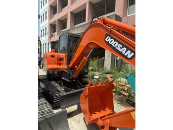Mini escavadeira Doosan DX60: foto 2