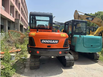 Mini escavadeira Doosan DX60: foto 5