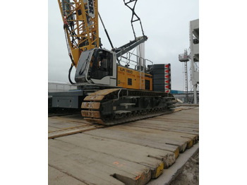 Guindaste sobre esteiras LIEBHERR LR 1160