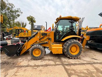 Retroescavadeira CATERPILLAR 420F