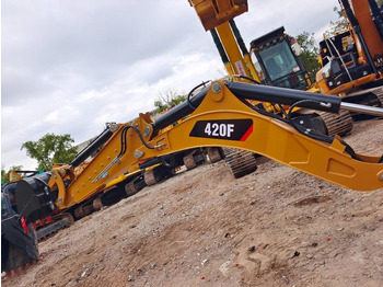 Retroescavadeira CAT 420 F: foto 2 Retroescavadeira CAT 420 F: foto 2