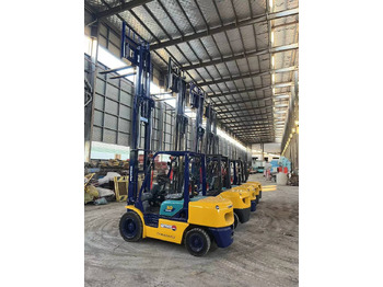 Empilhador a diesel KOMATSU