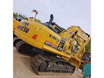 Escavadora de rastos KOMATSU PC220-8