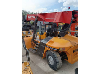 Reachstacker porta contentores
