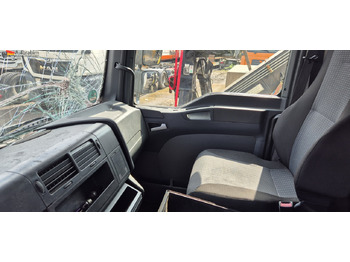 Veículo comercial MAN TGL 8.150 4X2 BL Unfallschaden bedingt fahrbereit, Motor ok: foto 2