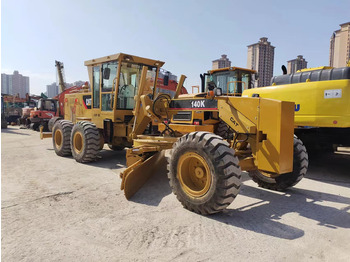 Motoniveladora CATERPILLAR 140K