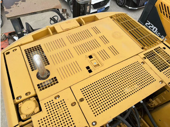 Escavadora de rastos CATERPILLAR 320C: foto 5