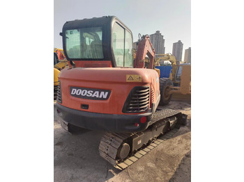 Mini escavadeira DOOSAN DX60: foto 3