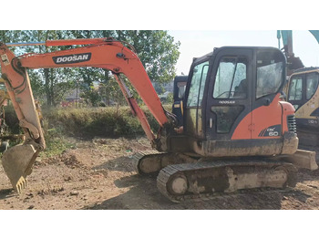 Mini escavadeira DOOSAN DX60