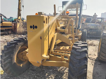 Motoniveladora KOMATSU