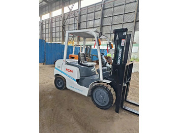 Empilhador a diesel TCM