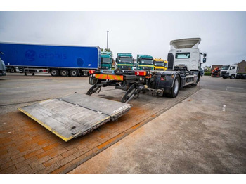 Camião transportador de contêineres/ Caixa móvel Renault D WIDE 380 DXI+DHOLLANDIA 1.5 T: foto 5 Camião transportador de contêineres/ Caixa móvel Renault D WIDE 380 DXI+DHOLLANDIA 1.5 T: foto 5