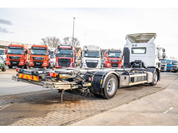 Camião transportador de contêineres/ Caixa móvel Renault D19 280 DXI+DHOLLANDIA: foto 4 Camião transportador de contêineres/ Caixa móvel Renault D19 280 DXI+DHOLLANDIA: foto 4